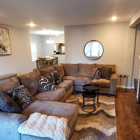 Quiet 3 Bedroom Apartment In Private Home ニューヨーク エクステリア 写真