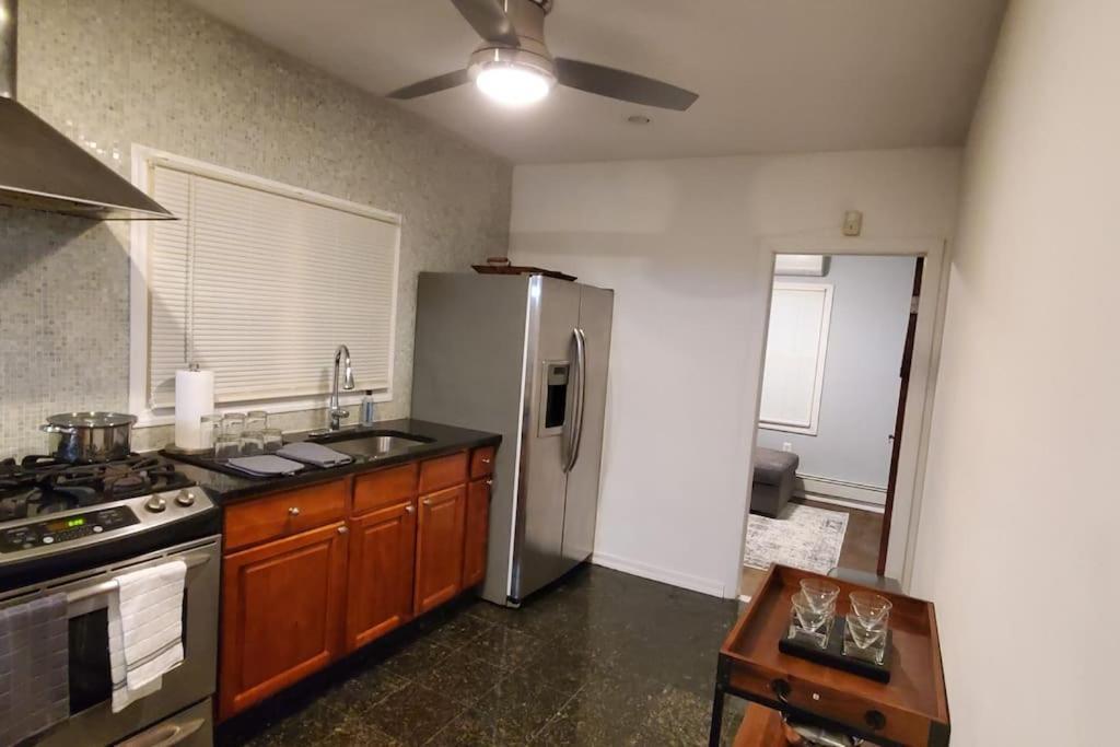 Quiet 3 Bedroom Apartment In Private Home ニューヨーク エクステリア 写真