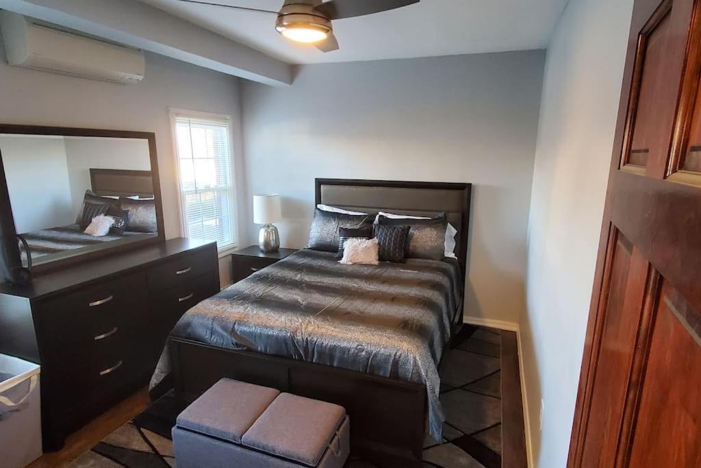 Quiet 3 Bedroom Apartment In Private Home ニューヨーク エクステリア 写真